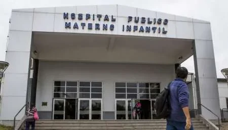 Sáenz confirmó que la niña internada en el Materno Infantil dio negativo de coronavirus