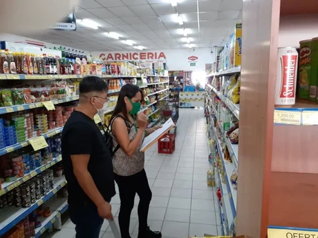 Multan a supermercados chinos por esconder alimentos y por sobreprecios