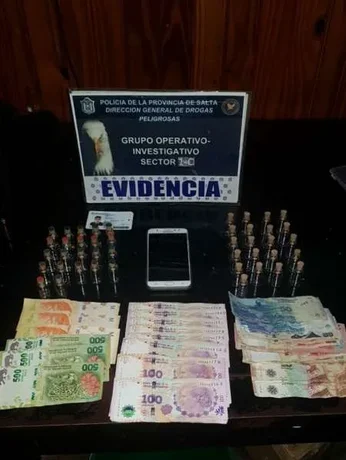 Detienen a un joven que comercializaba semillas de marihuana