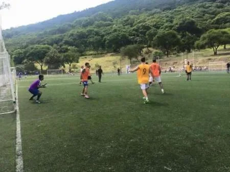 Autorizaron la práctica de fútbol 5 y pesca deportiva en Salta