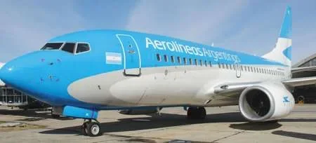 Aerolíneas Argentinas suspenderá a cerca de 7000 empleados