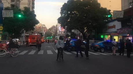 Dos bomberos muertos tras una explosión en una perfumería