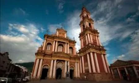 Habilitan las celebraciones religiosas en Salta