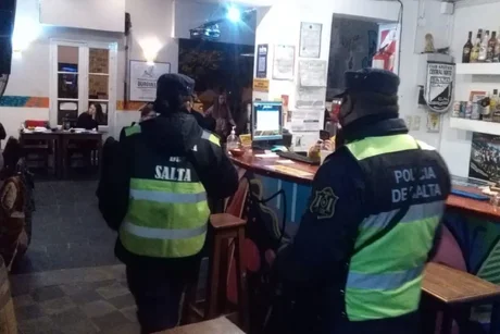 Clausuraron dos restaurantes en Salta por no cumplir con el protocolo de aislamiento