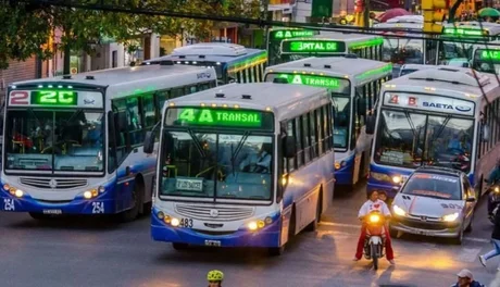 Desde el miércoles circularán menos colectivos de Saeta