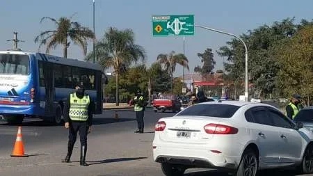 Dónde se ubican los controles policiales por el operativo sanitario en la zona sur de la ciudad