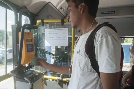 Exámenes finales: estudiantes y docentes podrán hacer uso de los colectivos pagando boleto