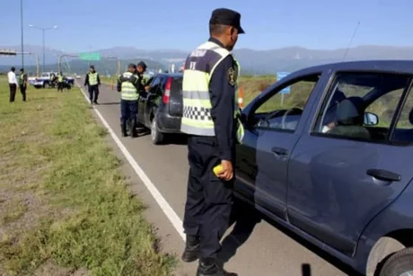 Las multas por infringir normas sanitarias en Salta pueden ser de hasta 20 mil pesos