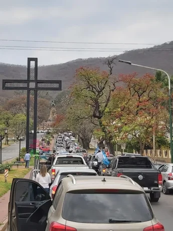 Tras el anuncio de aislamiento del Gobierno de Salta, comerciantes salieron a las calles a protestar