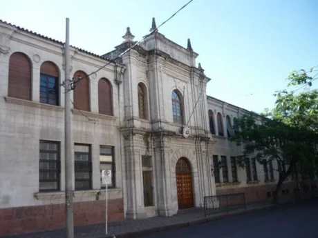 Frente del colegio Belgrano