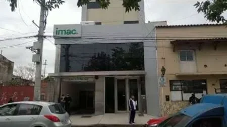 Tragedia en el IMAC: un paciente se tiró desde el tercer piso y murió