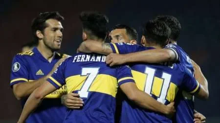 A qué hora juega Boca