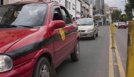 Desde el viernes sube la tarifa de taxis y remises un 29%