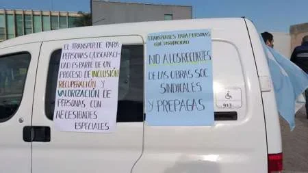 Transportistas de personas con discapacidad en estado de alerta