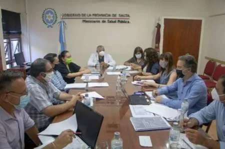 Capacitan al personal de salud de Salta para la colocación de la vacuna del coronavirus