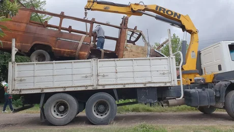 En un mes ya levantaron más de 40 vehículos abandonados en las calles de Salta