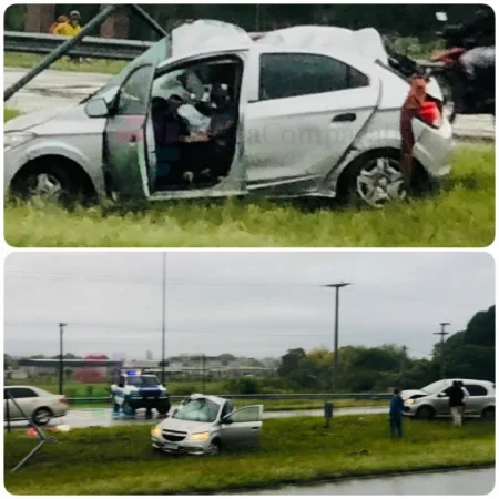 Perdió el control del auto, volcó y quedó atrapado entre los hierros: murió