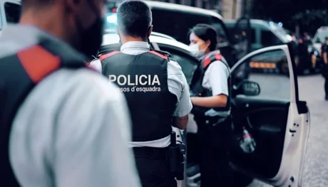 Una mujer le cortó el pene a su jefe y se entregó a la Policía: denunció que la violaba