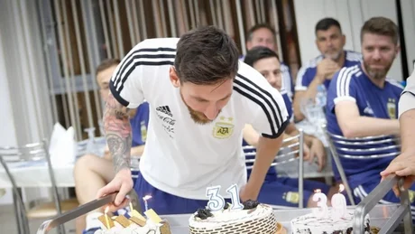 Messi festejó su cumpleaños a lo grande, junto a sus compañeros