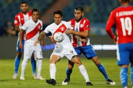 Perú le ganó a Paraguay por penales, en un partido lleno de emociones