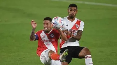 River hace su debut en los octavos de final frente Argentinos Juniors en el Monumental