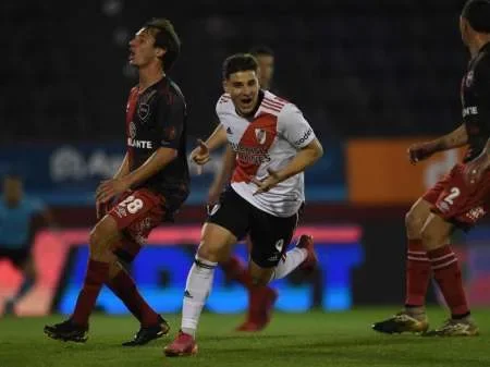 A qué hora juega River