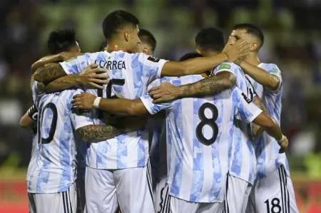 A qué hora juega la Scaloneta: días y horarios confirmados el fixture de Argentina en Qatar 2022