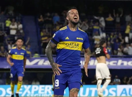 A qué hora juega Boca