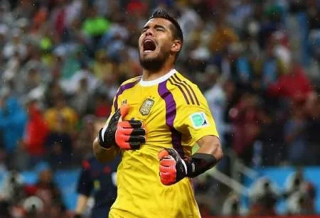 Sergio Romero aceptó la oferta de Boca y atajará en el futbol argentino