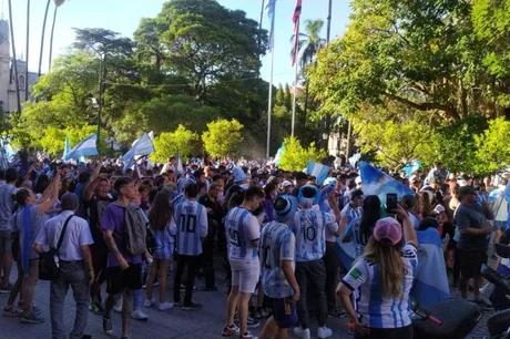 Disponen de un gran operativo policial por el partido de la Selección de este martes: quieren evitar robos y enfrentamientos