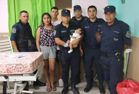 Policías salteños salvaron la vida de un bebé de un mes