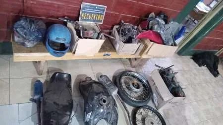 Detienen a una banda salteña que robaba motocicletas, las desarmaba y vendía las partes