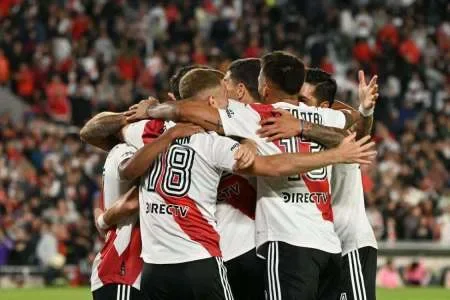 A qué hora juega River