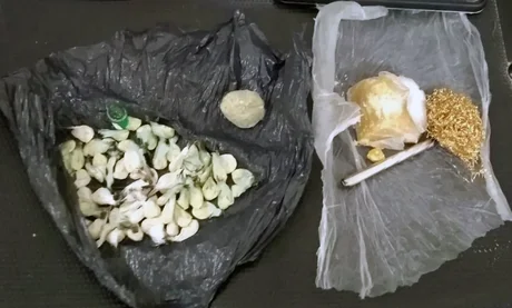 Detuvieron a un hombre con 500 dosis de cocaína en Villa Palacios