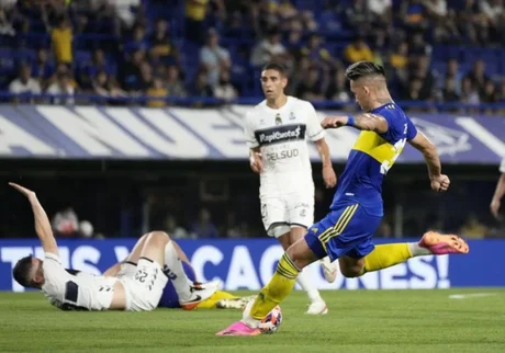 A qué hora juega Boca