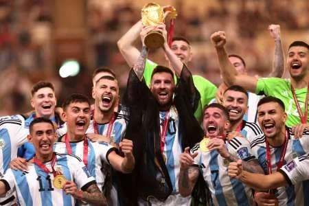 Debutan los campeones del mundo: a qué hora juega la Selección Argentina