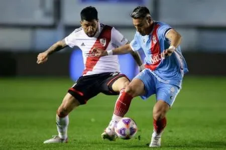 A qué hora juega River