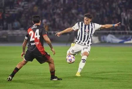 A qué hora juega River