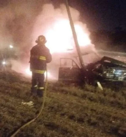 Logran controlar el incendio de un automóvil en plena Circunvalación Oeste