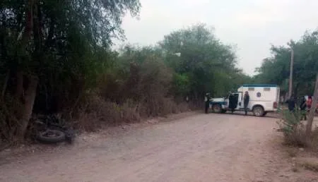 Un motociclista chocó contra un árbol y perdió la vida en Joaquín V. González