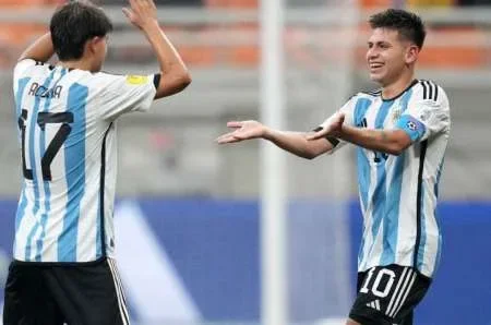 Argentina goleó 3 a 0 a Brasil: gran partido de Echeverri