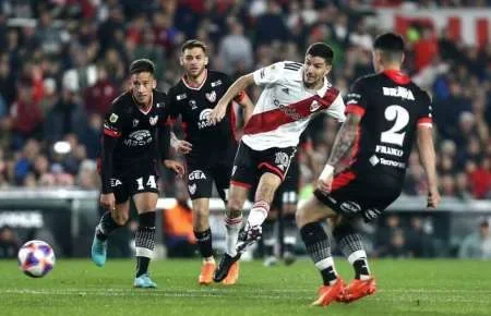 A qué hora juega River