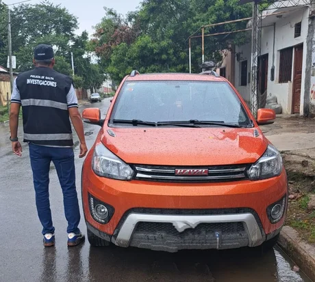 Recuperan en Salta un auto robado en Tucumán