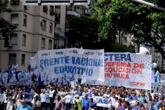 Conflicto docente: tras no llegar a un acuerdo con el gobierno, el lunes habrá paro nacional