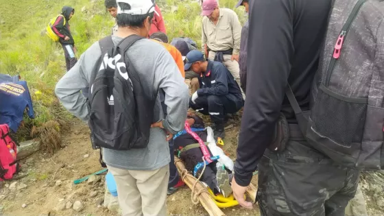 Luego de 20 horas, lograron rescatar a un hombre que desbarrancó en la quebrada La Quesera