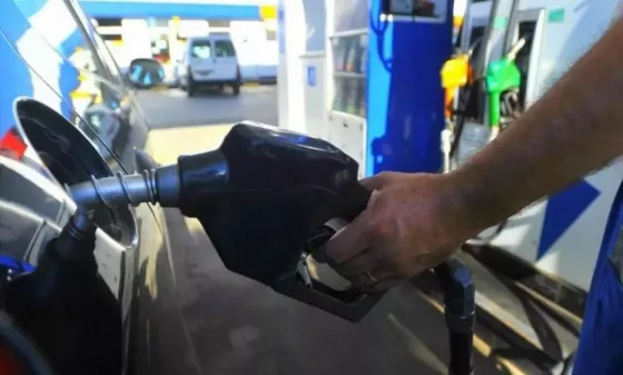 Los combustibles podrían aumentar hasta un 20% en junio