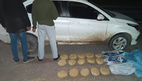 Dos santiagueños detenidos y más de 15 kilos de marihuana secuestrados en el sur de Salta