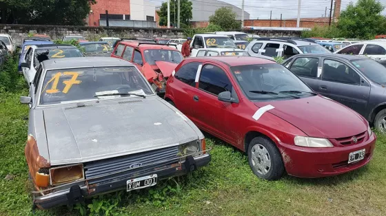 A fines de junio la Municipalidad rematará más de 20 autos y 570 motos