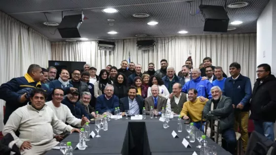 "Pacto de Güemes": Tras la reunión con los exgobernadores, Sáenz recibió a los representantes gremiales