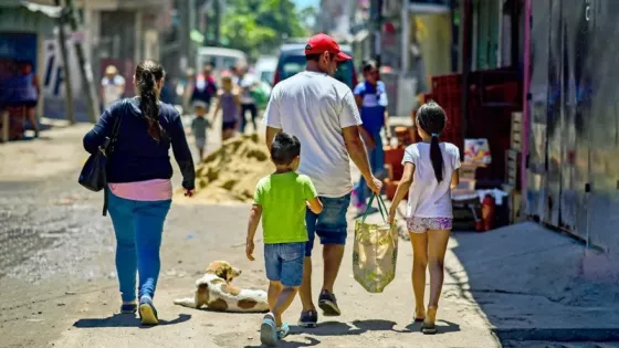 Una familia de cuatro integrantes necesitó más de $850.000 para no ser pobre en mayo